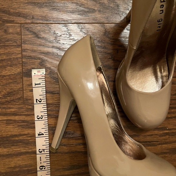 MADDEN GIRL NUDE-TAN HEELS - Picture 9 of 9